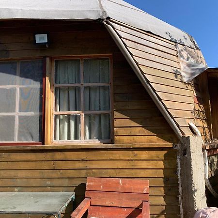 בקתת עץ בחורש במנות - דום גיאודזי - Wooden Cabin In Manot Exteriér fotografie