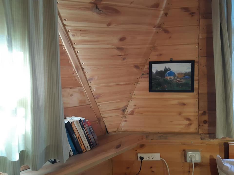 בקתת עץ בחורש במנות - דום גיאודזי - Wooden Cabin In Manot Exteriér fotografie