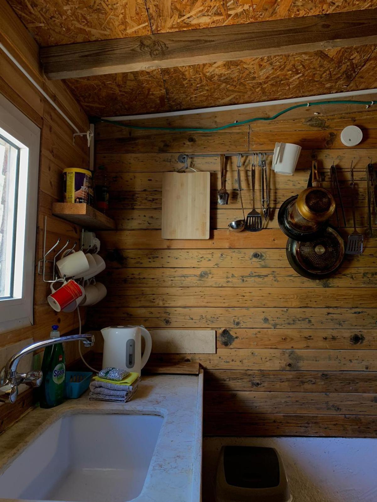 בקתת עץ בחורש במנות - דום גיאודזי - Wooden Cabin In Manot Exteriér fotografie